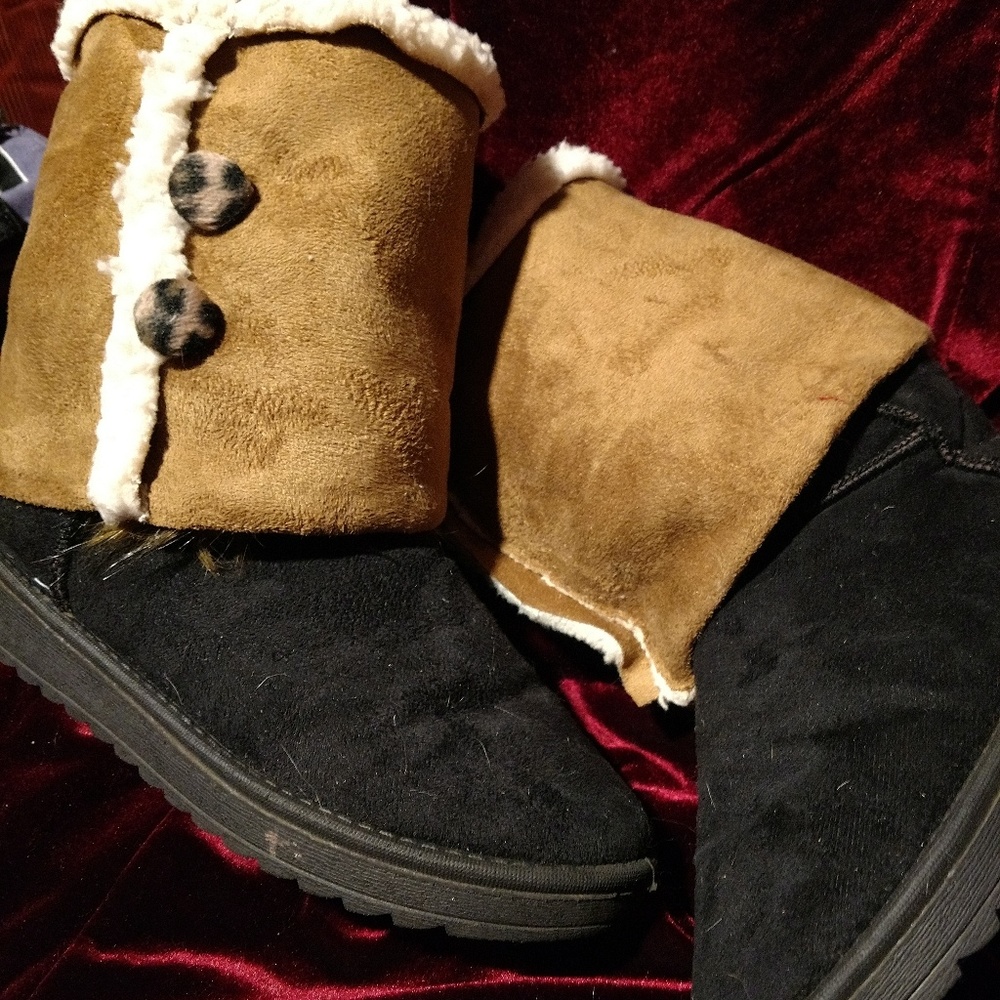 (Last pair)Sherpa & Suade Hug your boots, booties